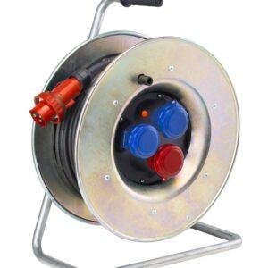 Famatel Enrollacable metalico IP55 50m; entrada: clavija industrial 3P+N+T 16A / salida: 2 bases schuko + 1 base industrial 3P+N+T 16A