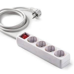 Famatel Base 4 tomas 16A con toma de tierra e interruptor y 1.5m de cable