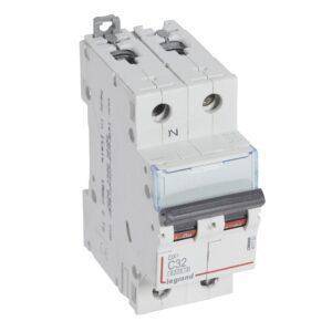 Legrand DX3 6/10 KA C P+N 32A