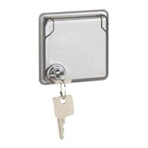 Legrand SL-BASE 2P+T 16A C/TAPA-LLAVE